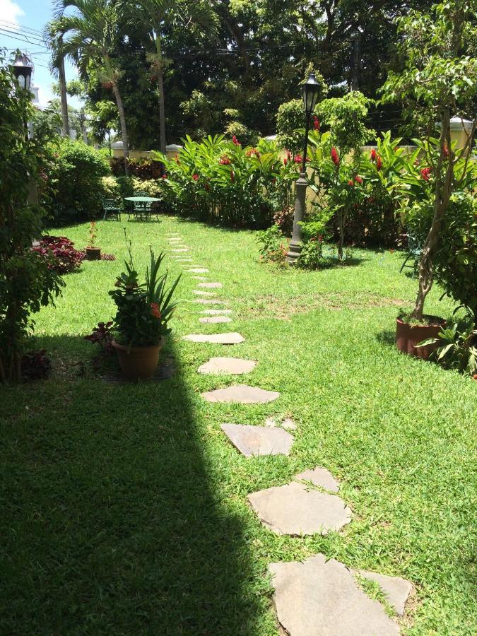 Petit Monblanc San Salvador Bagian luar foto